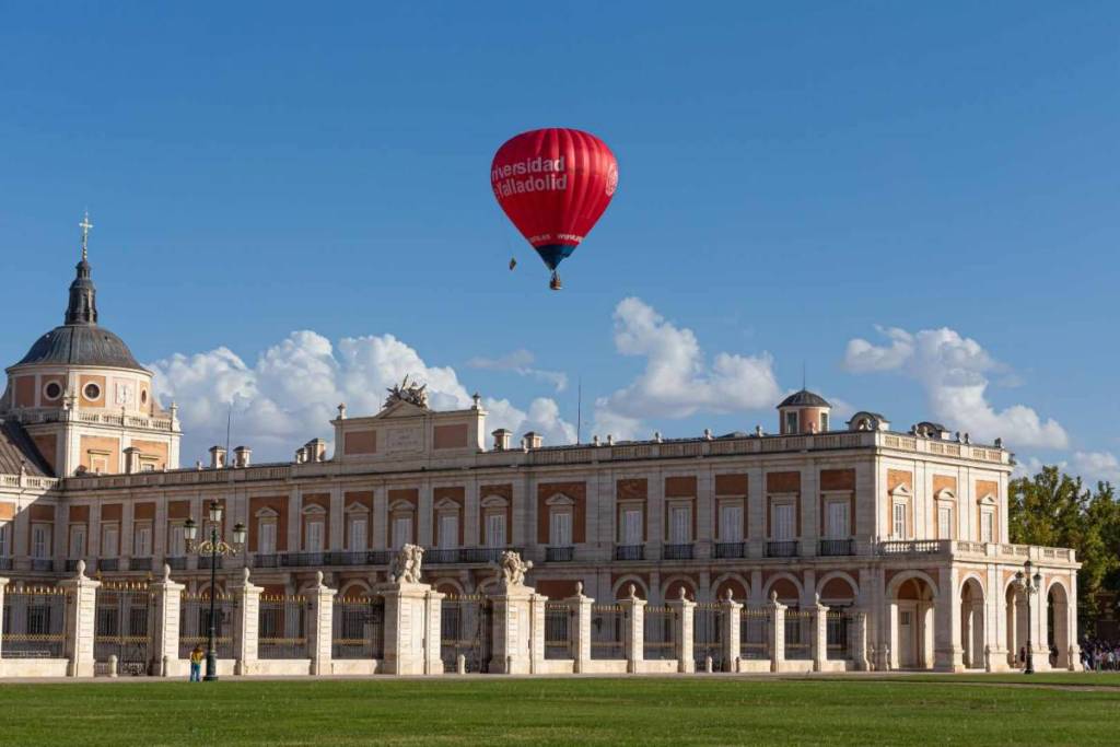 Ein Ballonfestival, eine temporäre Installation am Cibeles und weitere tolle Unternehmungen, die es nur dieses Wochenende in Madrid gibt