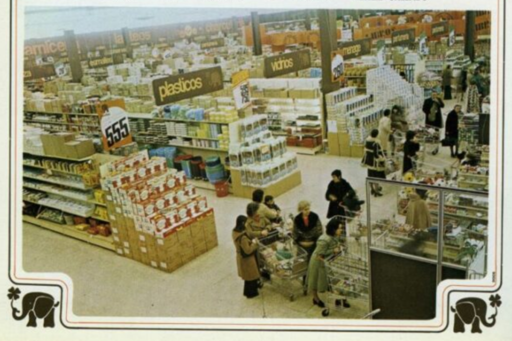 En 1975 abrió el primer hipermercado de Madrid: tenía 30.000 productos, revolucionó la forma de comprar y hasta apareció en una canción de la Movida