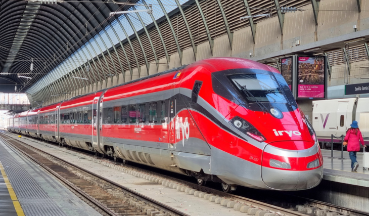 Interrupción de la circulación de la vía de alta velocidad entre Madrid y Andalucía por un «choque de dos trenes» en Toledo