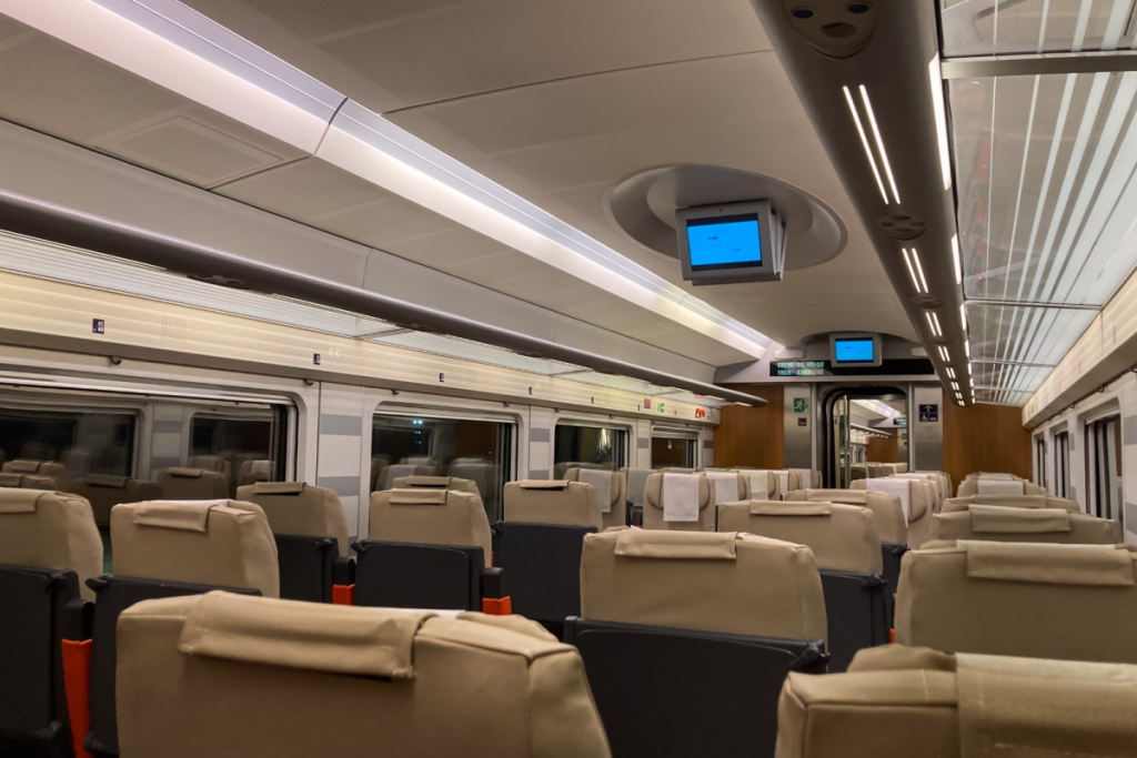 Por qué los trenes de alta velocidad no llevan cinturones de seguridad en los asientos