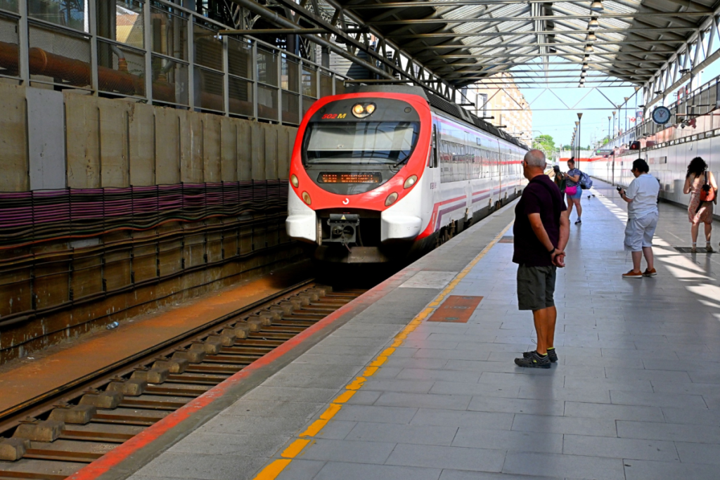 Huelga de trenes el 10 y 12 de noviembre: SEMAF convoca un paro total y paros parciales en Renfe