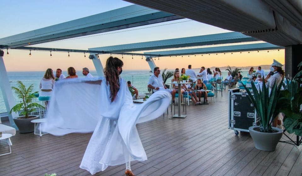 Fiesta exclusiva en la mejor terraza de Benalmádena