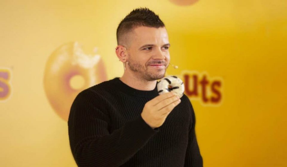 El chef madrileño ha vuelto a romper todos los esquemas, esta vez lo ha hecho junto a Donuts.