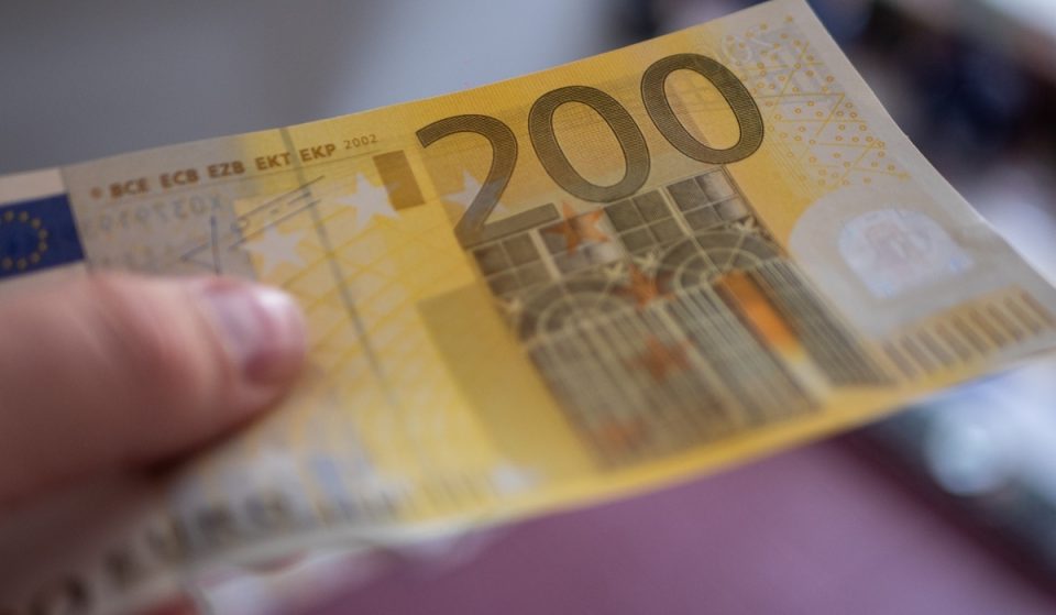 ¿Cómo solicitar el cheque de 200€ que da el Gobierno por la inflación?