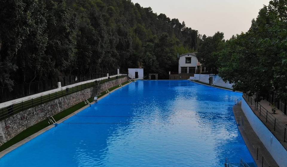Una de las piscinas más grandes de Europa está en Andalucía (y solo cuesta 4 €)