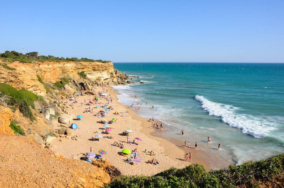 Las calas más bonitas de Andalucía: 10 destinos recónditos y cristalinos