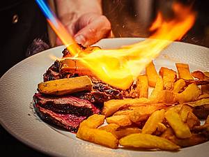 Los 5 mejores restaurantes para comer carne a la brasa en Málaga