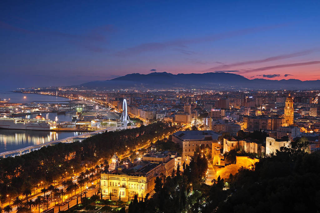 Skyline de Málaga de noche