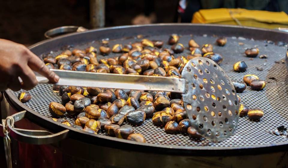 Solo por un día: fiesta de castañas asadas y licores en las calles de este pueblo a menos de 1 hora de Málaga