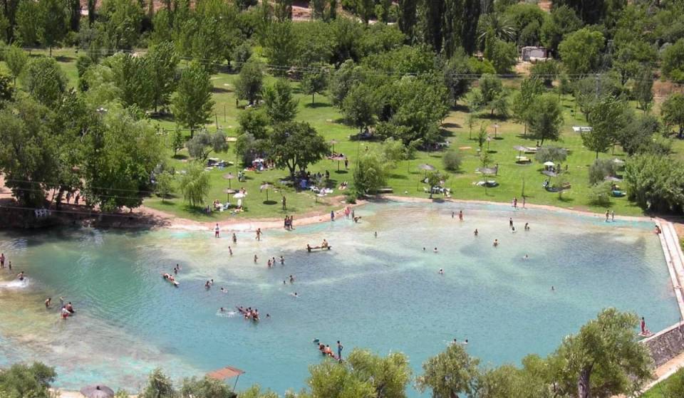 La playa de interior en mitad de la sierra con agua corriente continua por 4,50 euros y a menos de 2 horas de Málaga
