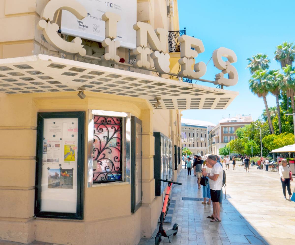 Cine por 2 euros en Málaga: cómo funciona el descuento para mayores de 65 años y qué salas lo aplican