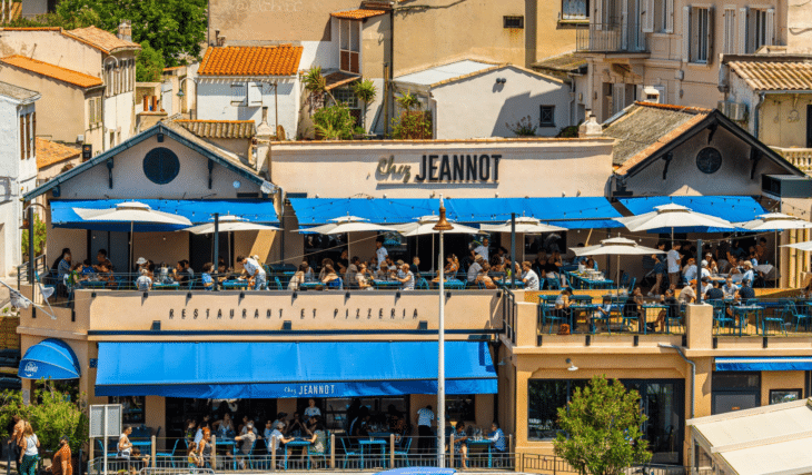 Animées, ensoleillées, bucoliques ou avec vue panoramique : voici les plus belles terrasses de Marseille pour prendre un verre au soleil