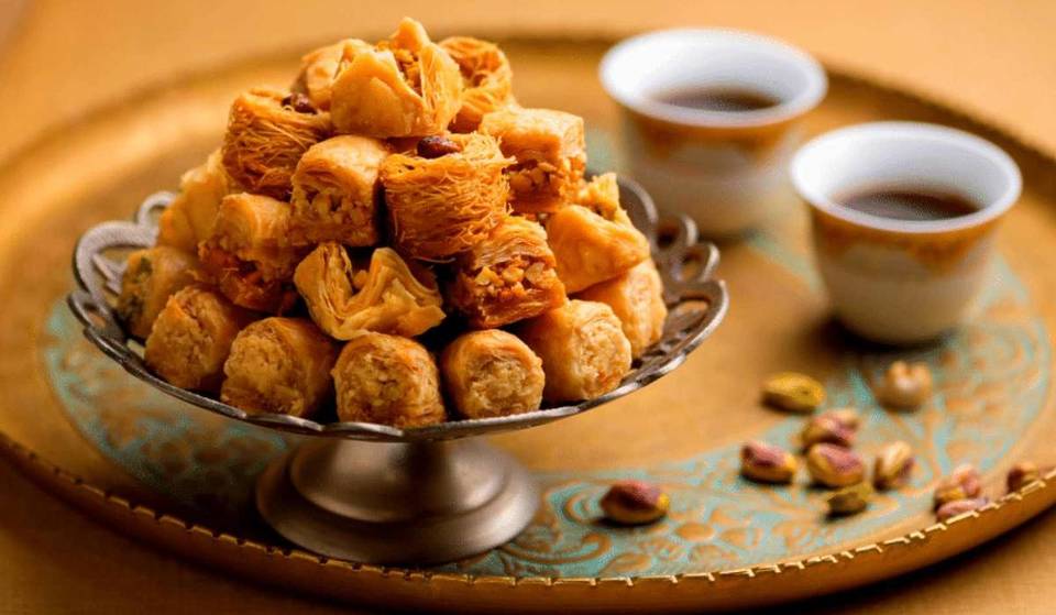 Délices sucrés d&rsquo;amandes, de dattes, d’épices et de miel : où trouver les meilleures pâtisseries orientales de Marseille ?