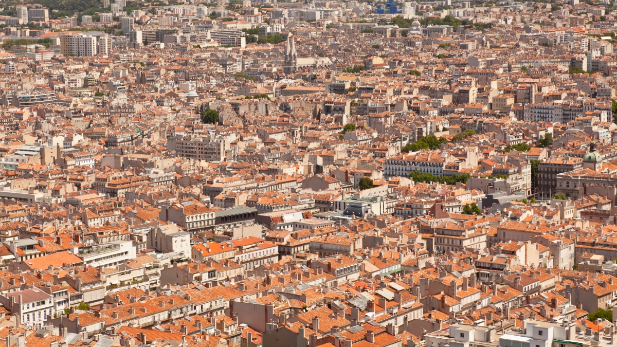 Quel est le salaire minimum pour vivre dignement à Marseille