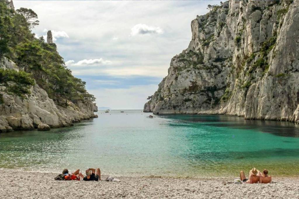 Best Beaches and Calanques in Marseille for Swimming in the Summer