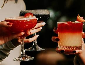 This new downtown bar blends vinyl, southern cuisine and a warm ambience &#8211; Marseille&#8217;s new spot not to be missed.