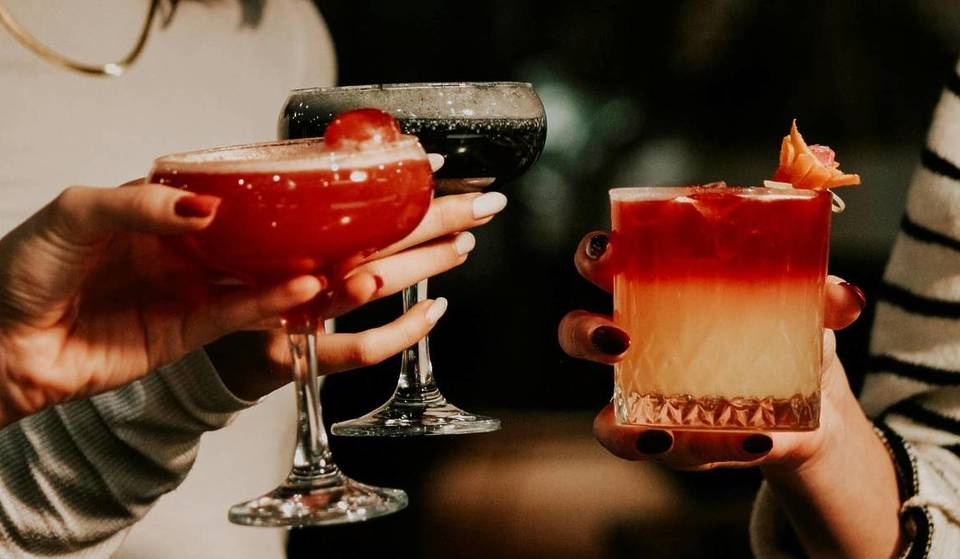 Ce nouveau bar du centre-ville mêle vinyles, cuisine du Sud et ambiance chaleureuse – le nouveau spot marseillais à ne pas manquer