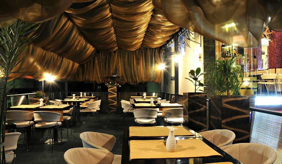 Dinner in a prison, in the dark, or in a former chapel: what are the most unusual restaurants in Marseille?