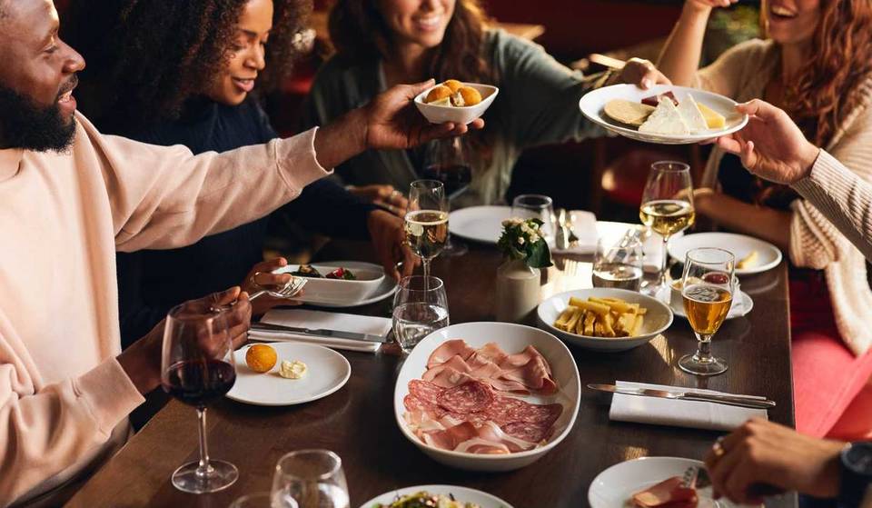 « L’addition est divisée par deux » : plusieurs restaurants de Marseille affichent 50 % de réduction jusqu&rsquo;au 12 avril