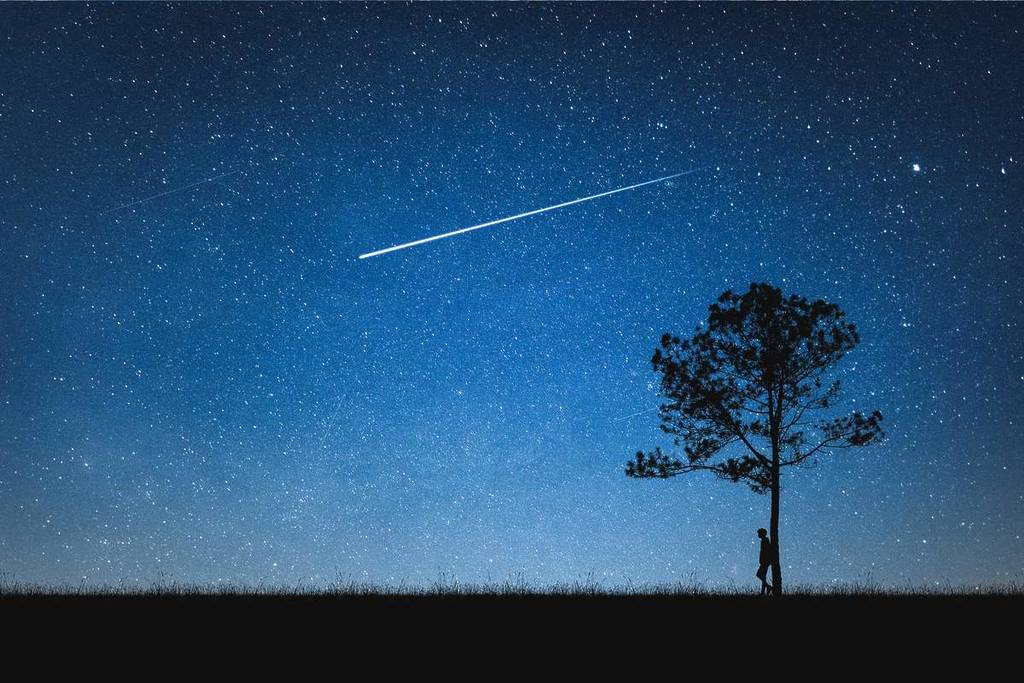 Pluie d'étoiles filantes des Lyrides en avril