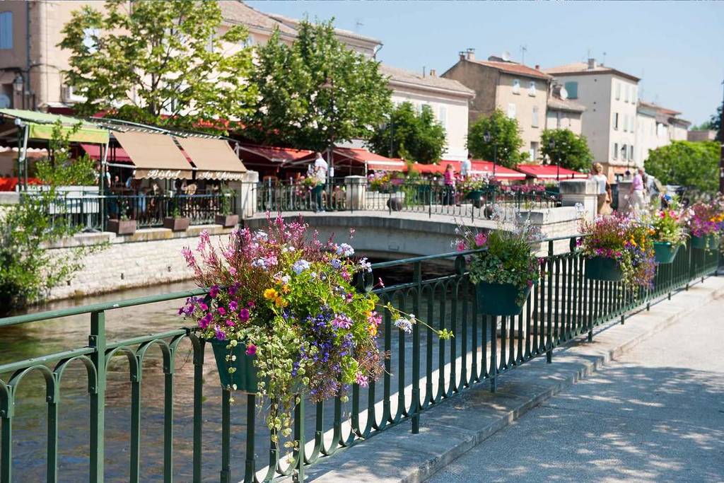 Provencal Village: L’Isle-sur-la-Sorgue near Marseille