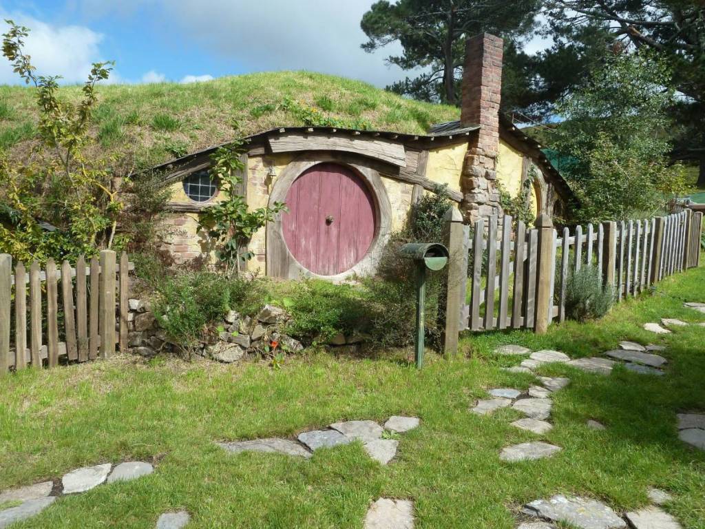 Photo d'une réplique d'une maisn de Hobbit