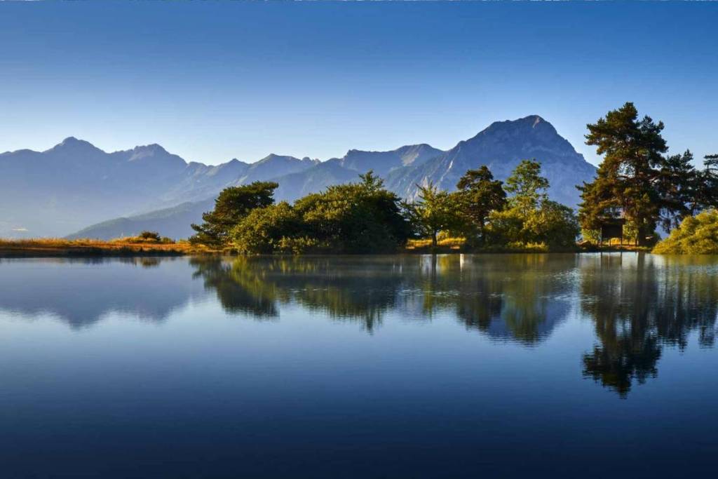 Lake Saint-Apollinaire in the Hautes-Alpes