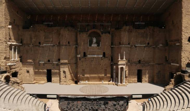 À moins d&rsquo;1h30 de Marseille, assistez à des combats de catch et des concerts dans un Théâtre Antique construit il y a 2 000 ans et classé au patrimoine mondial de l&rsquo;UNESCO
