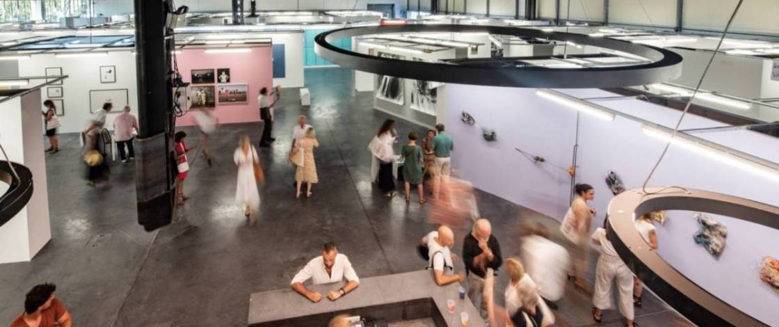 4 000 m², 60 galeries et 100 artistes : ce week-end, Marseille devient la capitale de l’art contemporain