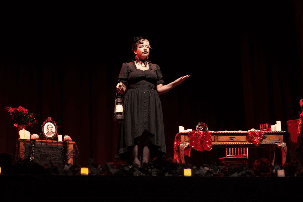 Une actrice d'Edgar Allan Poe Speakeasy