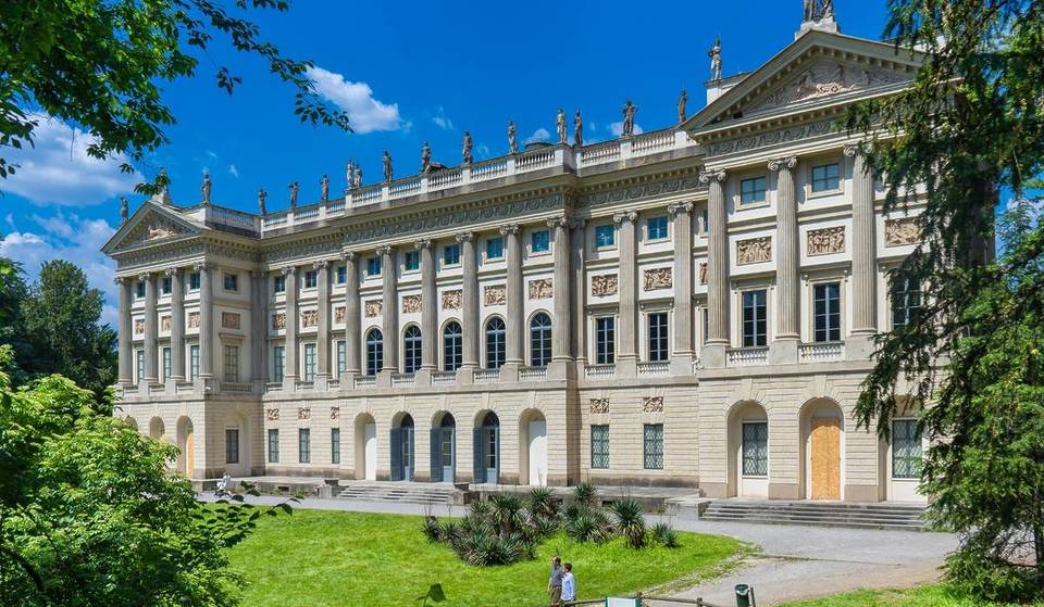 “Non sapevo che si potesse entrare gratuitamente”: nascosto a 5 minuti dal Duomo di Milano, questo giardino di 24.000 m² ospita la villa milanese di Napoleone… e passeggiarci è gratis!