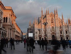 Was an diesem Wochenende in und um Mailand zu tun ist: Die 24. Internationale Ausstellung der Mailänder Triennale, eine romantische musikalische Hommage und das letzte Wochenende des größten Kürbisfeldes in Norditalien