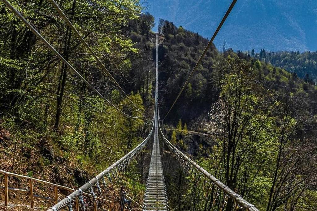 Puente tibetano más largo del mundo