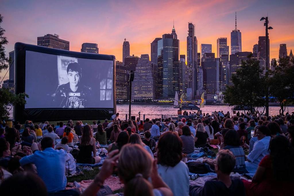 Cinéma en plein air à Milan sous les étoiles, même gratuitement