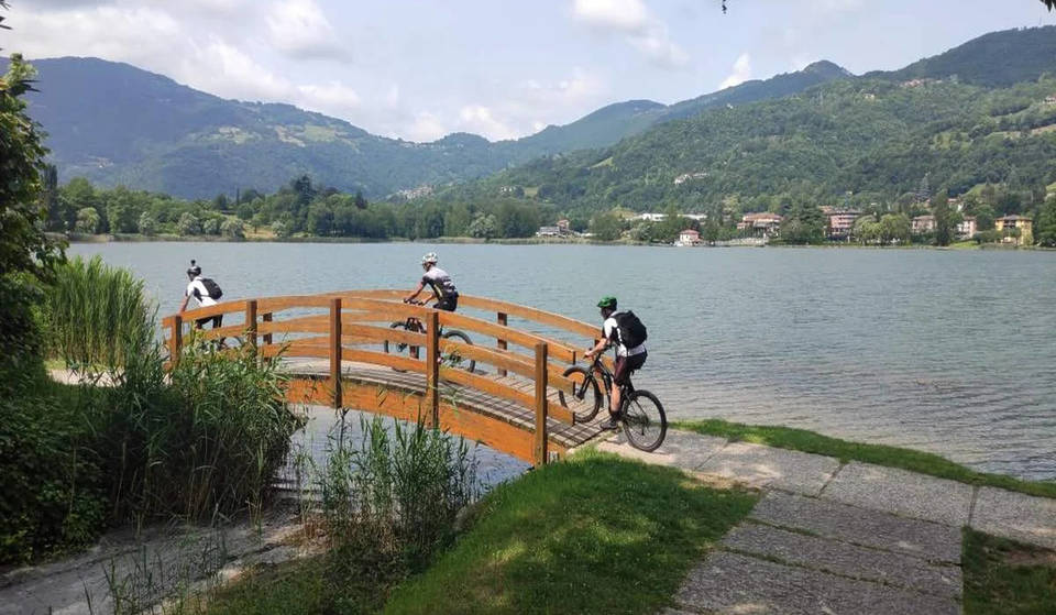 MoMi : la piste cyclable internationale qui part de Milan et traverse les Alpes