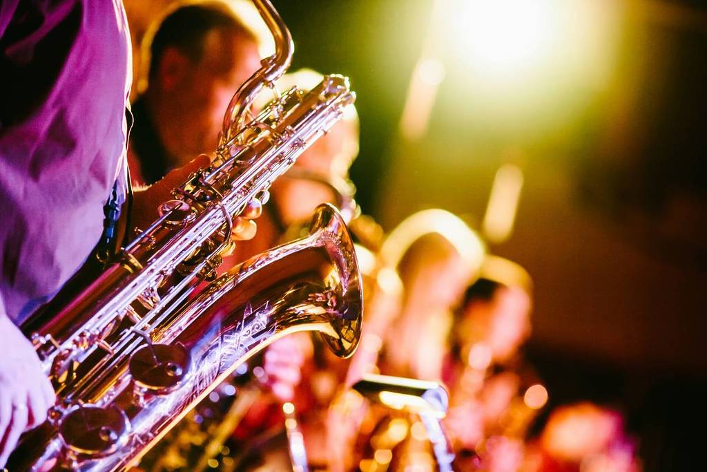 Músicos de jazz tocan en el Blue Note de Milán