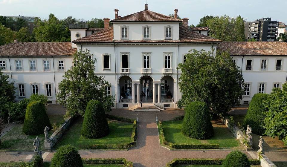 Cette villa milanaise possède une fenêtre pour chaque jour de l&rsquo;année et un jardin qui s&rsquo;étend sur cinq étages &#8211; vous pouvez y accéder en métro !
