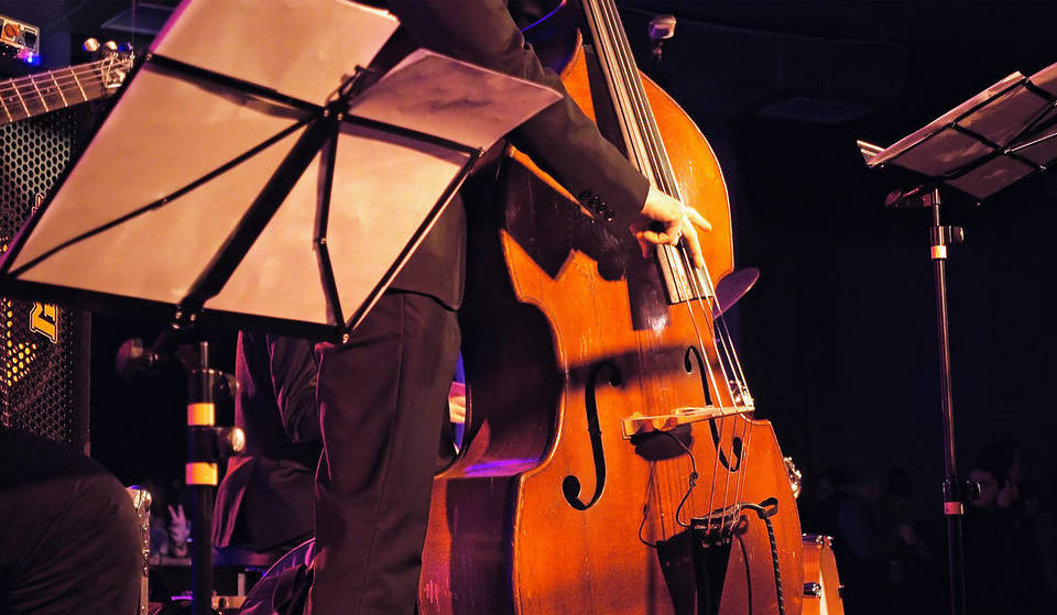 Questa ex cristalleria di Milano oggi è un jazz club con cucina tradizionale e musica live ogni sera