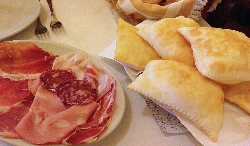 Gnocco fritto, Salami, Tigelle und frische Pasta in Hülle und Fülle für nur 25 Euro: Dieses Restaurant bietet das Beste der emilianischen Küche auf All-you-can-eat-Basis.