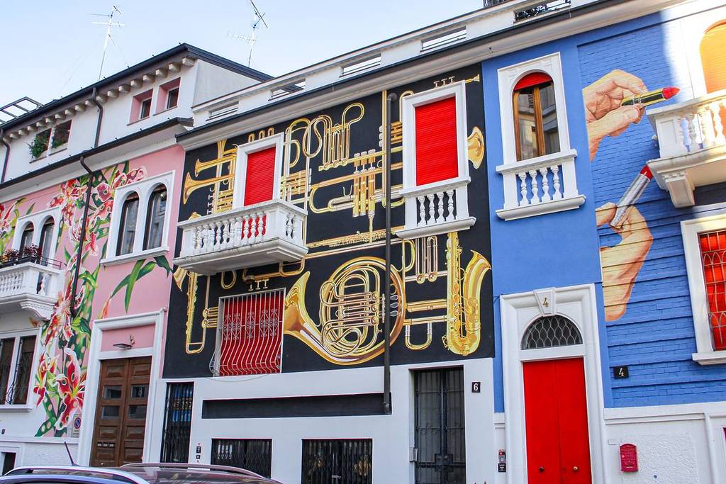 Graffiti en Toiletpaper living en Milán