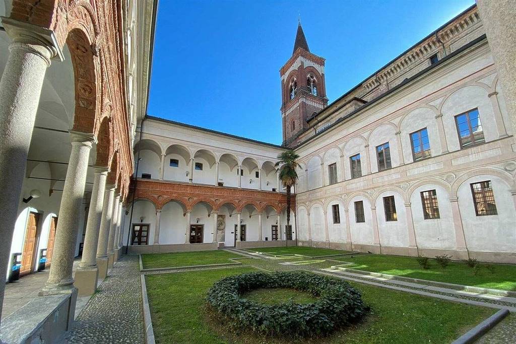 Cortile casa Cardinale Schuster