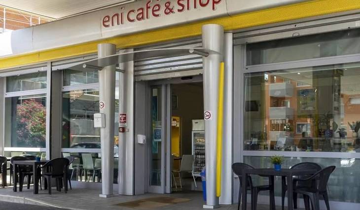 Das „geheimste“ brasilianische Restaurant Mailands befindet sich an einem undenkbaren Ort: Du musst eine Tankstelle betreten