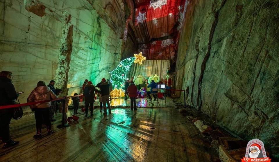 Less than an hour from Milan is Santa Claus’s Grotto: it is inside the secret marble quarry that was used to build the Duomo and can be reached by a Christmas train