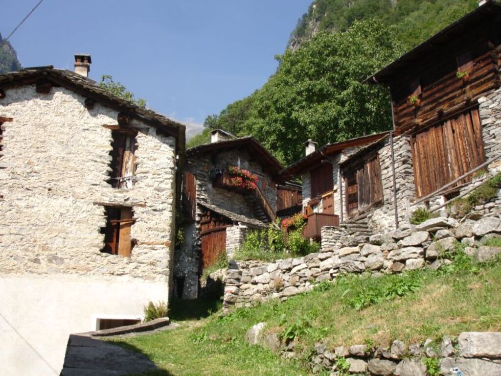 borgo sospeso savogno