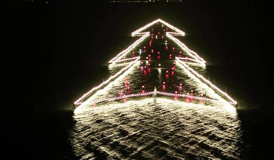 Dimenticate la solita meta: questi borghi medievali nascondono le installazioni luminose natalizie più grandi d’Italia