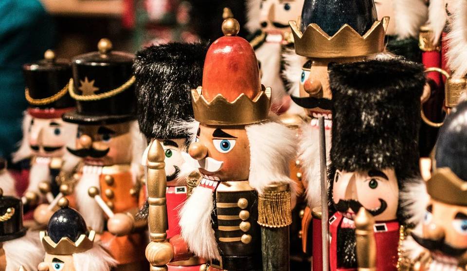 Der kostenlose Weihnachtspfad, der Sie in ein verzaubertes Reich nur 50 Minuten von Mailand entfernt entführt: Es gibt auch einen Wunschbaum und eine verzauberte Schaukel