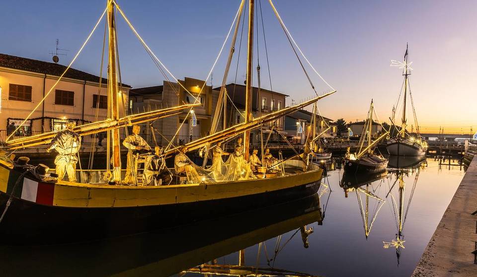 Nicht die übliche Krippe: das schwimmende Weihnachtsdorf 3 Stunden von Mailand entfernt, das zum „Italienischen Kulturerbe“ erklärt wurde – und das Sie kostenlos besuchen können