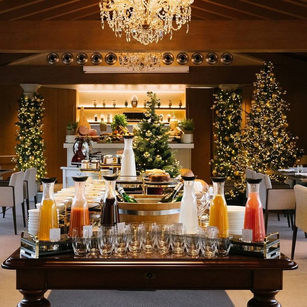 Buffet in the Dimora