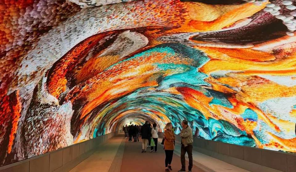 La galleria digitale più grande d’Europa si trova in un tunnel di 100 metri: visitarla è gratis e si raggiunge in 4 ore da Milano