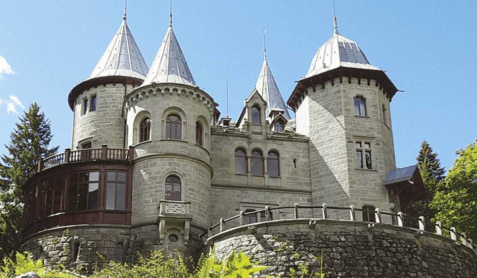 It looks like something out of a Disney movie: the fairy-tale castle less than 2 hours from Milan that was once a queen’s favorite residence